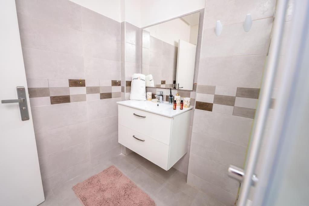 Tradition Meets Modern: 2Br Flat In Rabat Hassan Екстер'єр фото